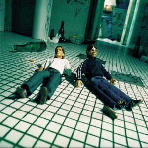 CORA YAKO. Mil pequeños cortes